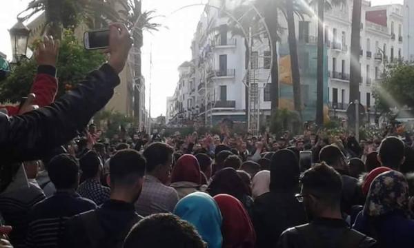 بالصور .. طلبة تطوان ينتفضون بسبب "الجنس مقابل النقط" وهذا مطلبهم الرئيسي
