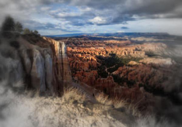 كم بكسل قدرة العين التحليلية مقارنة بالكاميرات؟