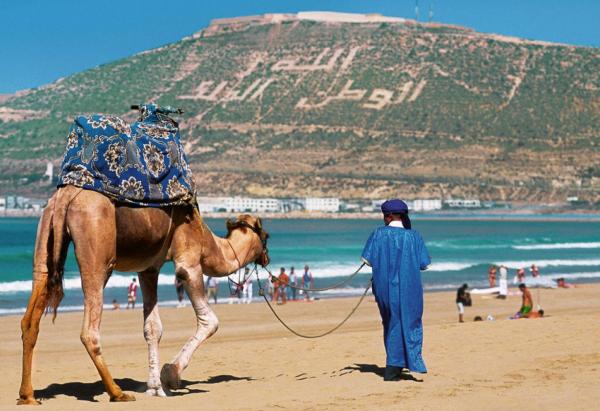 مهتمون: إنعاش القطاع السياحي في ظل إكراهات الجائحة يفرض توفير عروض تحفيزية لتشجع المغاربة على "السفر"