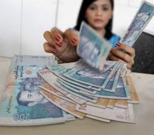 الحكومة تقرر رفع الحد الأدنى للأجور في القطاع العام إلى 3000 درهم ابتداء من هذا التاريخ..