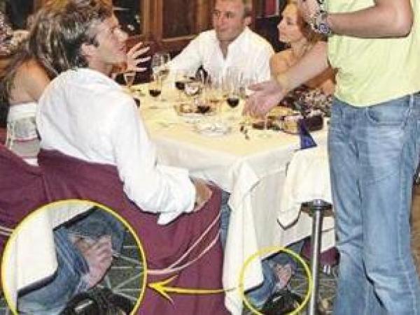 بيكهام يكشف عن فضيحة جنسية في غرف ملابس مانشستر يونايتد