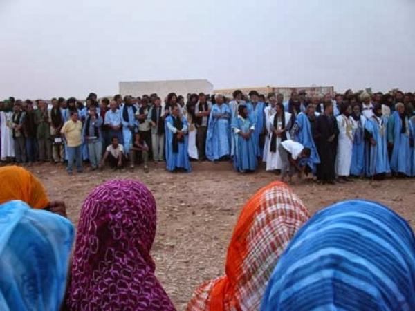 بعد مخيم السمارة : الاحتجاجات تعم أغلب المخيمات بتندوف والبوليساريو تعلن حالة الطوارئ