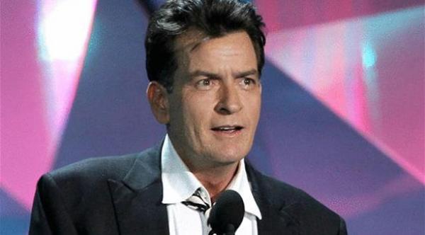 النجم الهوليوودي تشارلي شين مصاب بالإيدز