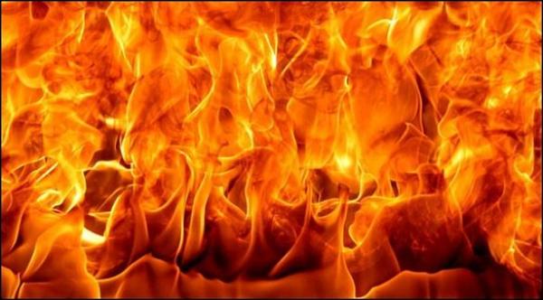 يوتيوب يحظر فيديو لرجل يحرق زوجته في الشارع