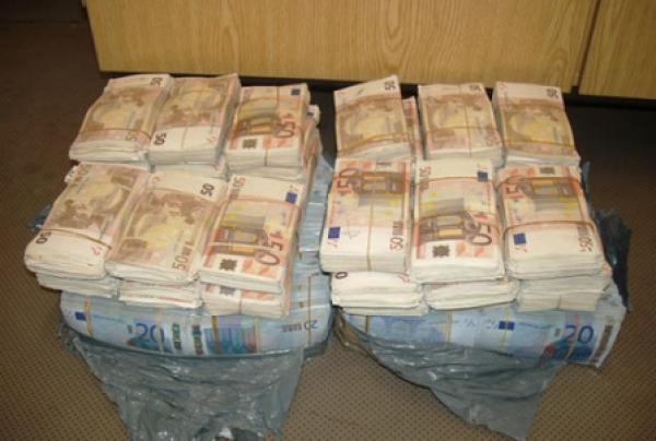 إحباط محاولة تهريب مبلغ 79 ألف أورو عبر باب مليلية