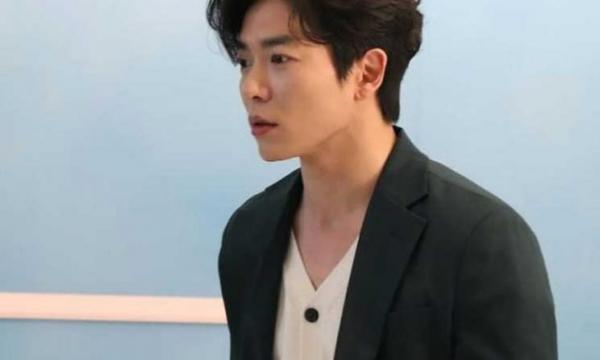 المغني الكوري الشهير "كيم جاي" يعتنق الإسلام ويعلن عن اسمه الجديد(فيديو)