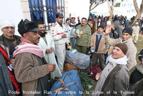 515 من أفراد الجالية المغربية العائدين من ليبيا يغادرون مطار جربة التونسي في اتجاه الدار البيضاء