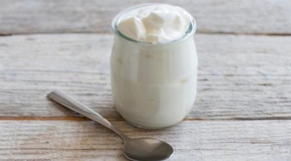 هل يمكن تخفيف الاكتئاب بأكل اللبن (الزبادي)؟