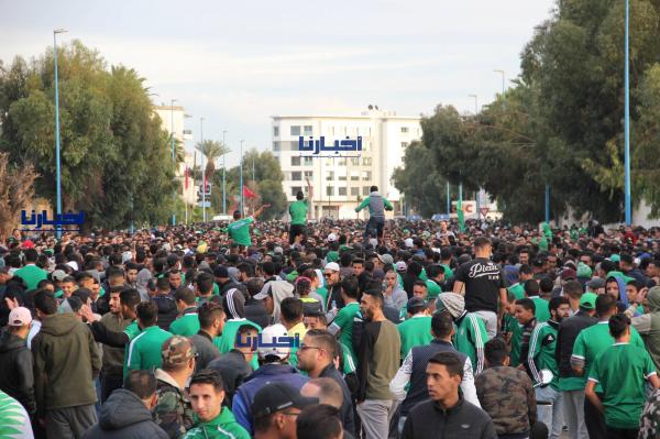 بالفيديو والصور..جماهير الرجاء تخرج بالآلاف إلى الشارع للمطالبة برحيل حسبان