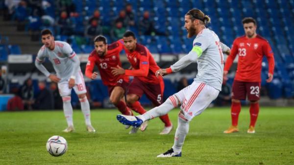 راموس يهدر ركلتي جزاء أمام سويسرا ويهدي الصدارة لألمانيا