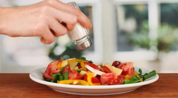 8 أفكار شائعة خطأً عن تأثير الملح