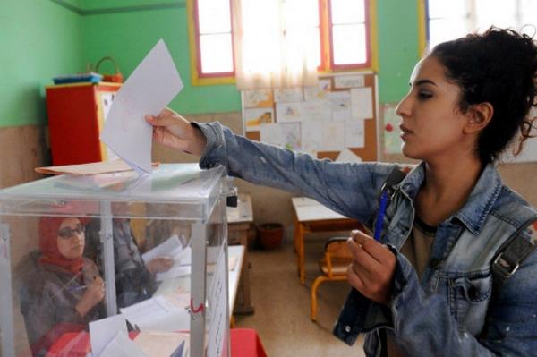 "تشبيب" للنخب أم "تمييع" للسياسة...أكاديمي لـ"أخبارنا": وُجد الشباب لـ"التأثيث" لا لصنع القرار