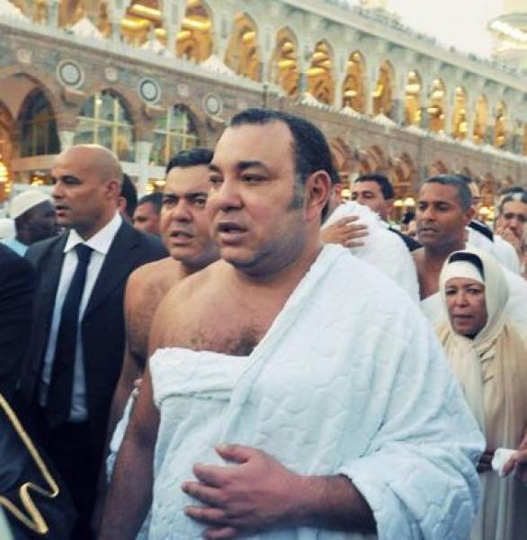 الملك يؤجل العمرة بسبب فاجعة انهيار عمارات بوركون 