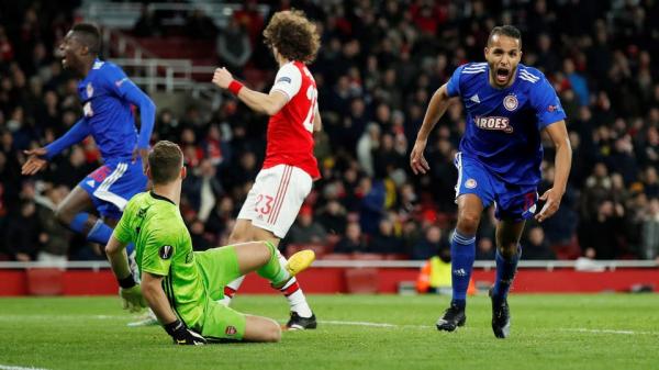 أولمبياكوس يطيح بأرسنال من "الدوري الأوروبي" بهدف قاتل للعربي (فيديو)