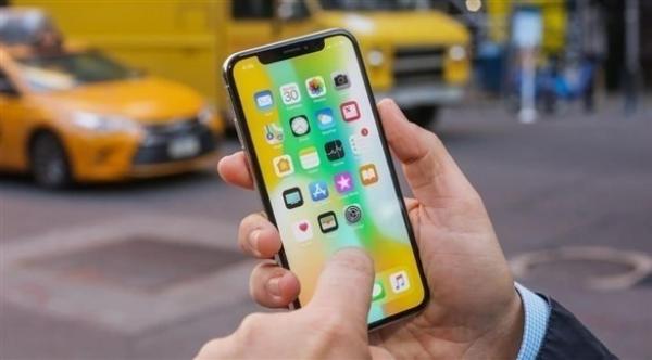 اكتشاف ثغرة في iPhone X تسمح بسرقة الصور المحذوفة