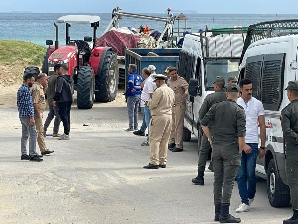 بالصور: سلطات طنجة المدينة تشن حملات لتحرير الملك العمومي والبحري