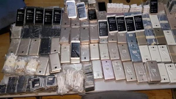 ضبط شحنة ضخمة من الهواتف النقالة المهربة بميناء الناضور قيمتها مئات الملايين
