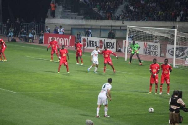 مواقع إلكترونية مغربية تتلاعبُ بمشاعِر الجُمهور الريّاضي الرجاوي والمغربي