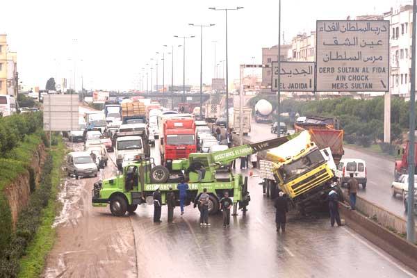 عام على مدونة السير : حرب الطرق لاتزال شرسة