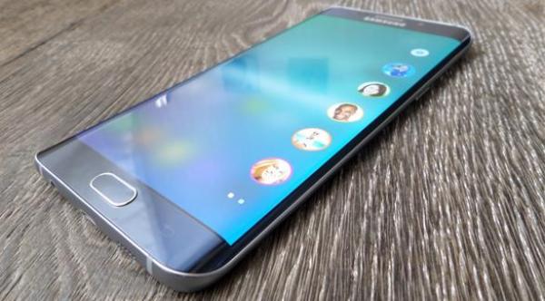 هاتف Galaxy S6 Edge Plus يحصل على أول تحديث