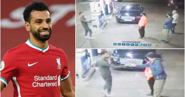 موقف إنساني من "محمد صلاح" تُجاه رجل مشرد ب"ليفربول"