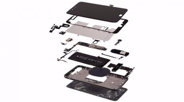 كم يكلف آي فون 8 بلس شركة أبل؟