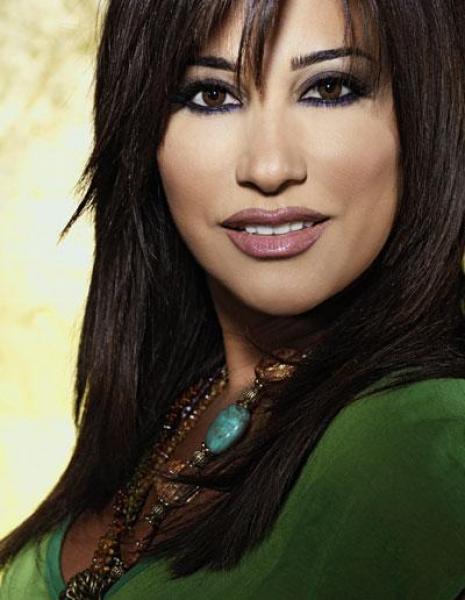 وفاة والد الفنانة نجوى كرم بعد صراع مع المرض