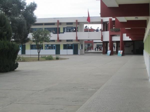 الحرمان من الأجر لمدة شهرين يطال عاملات النظافة وعمال الحراسة بثانوية الحسن الثاني بتطوان