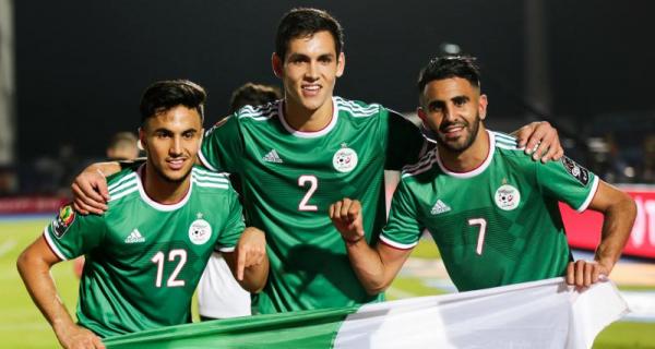 نجم المنتخب الجزائري يتعرض للسرقة!