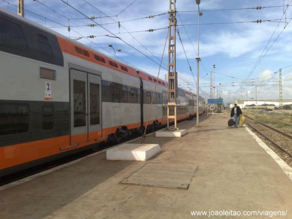 شاب يلقي بنفسه أمام قطار بمراكش