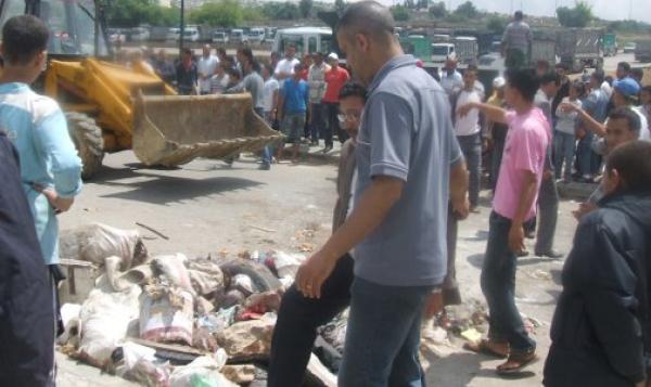  سكان الأحياء الشعبية بفاس ينتفضون ضد التهميش 