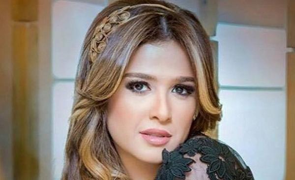 آخر تطورات أزمة الفنانة المصرية "ياسمين عبدالعزيز" التي دخلت في غيبوبة بسبب خطأ طبي!