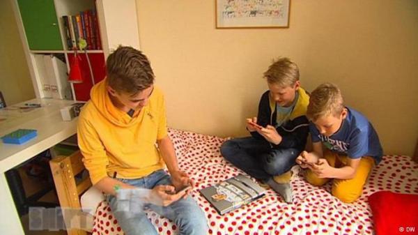 احذر مخاطر الهاتف الذكي على نظرك!