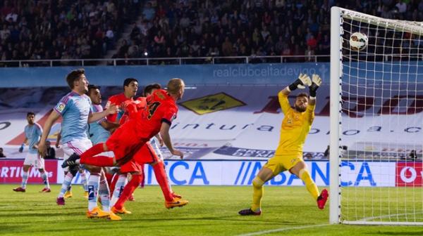 برشلونة يتمسك بالقمة بعد فوز صعب أمام سلتا العنيد (فيديو)