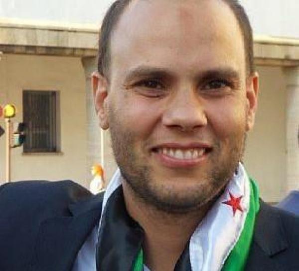 نجل بنكيران يرد على "نيني" و يكشف حقيقة استفادة أخيه من منحة 5000 درهم