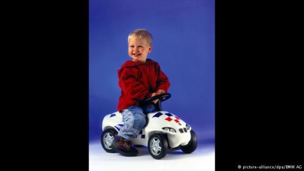 بي.إم.دبليو تسحب سيارة سباق للأطفال من السوق!