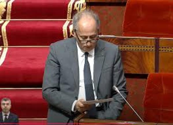 ضرورة تقليص ساعات العمل الأسبوعية لنساء ورجال التعليم على طاولة الوزير برادة