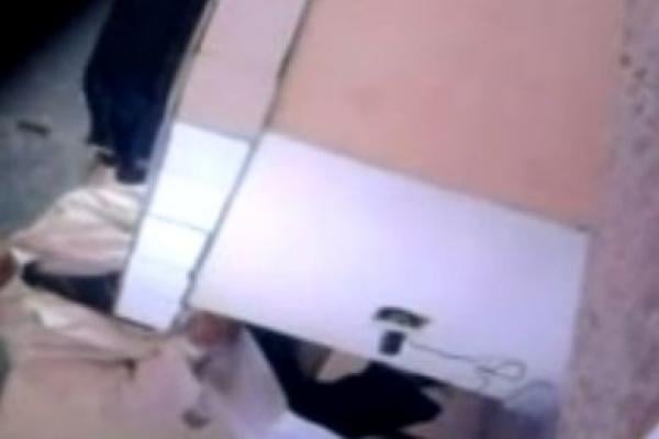 انقسام بين زوار \"يوتيوب\" بشأن مصداقية فيديو لأستاذ يمارس العادة السرية أمام تلميذاته بالدار البيضا