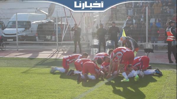 على طريقة أسود الأطلس.. سجود جماعي للاعبي المغرب التطواني بعد الهدف الأول في مرمى حسنية أكادير