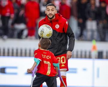 مشهد يخطف القلوب من قلب دونور.. زياش يسعد الطفل يونس بلفتة إنسانية رائعة