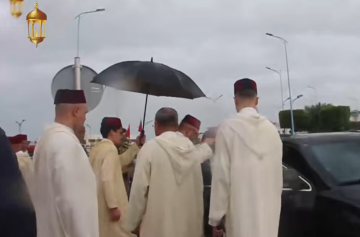 تحت زخات المطر…خشوع وإقبال كبير على صلاة العيد بمسجد الفردوس بالبرنوصي